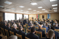 A pulpituson a BM OKF főigazgatója
