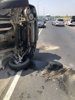 a balesetet szenvedett kisteherautó