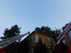 Egykori honvédlaktanya elhagyatott épülete égett Nagykanizsán