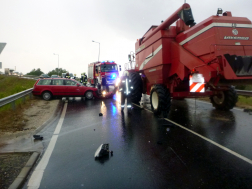 Autó és kombájn ütközött Nagykanizsánál