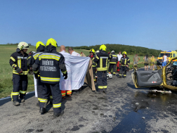 Személyautók ütköztek Hahóton
