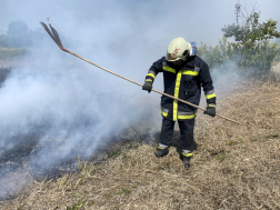 Két hektáron égett a száraz fű Nagykanizsánál