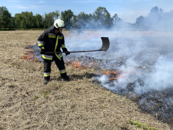 Két hektáron égett a száraz fű Nagykanizsánál